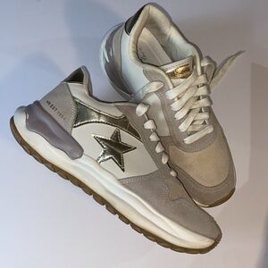 Vintage Havana Cream and Gold Star Sneakers SZ 8